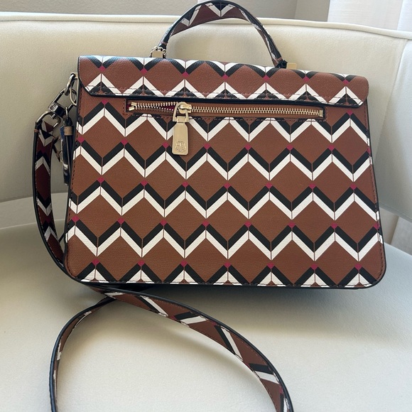 Trina Turk Bag/ detachable & Adjustable Strap w/ Multi Compartments - Picture 7 of 10